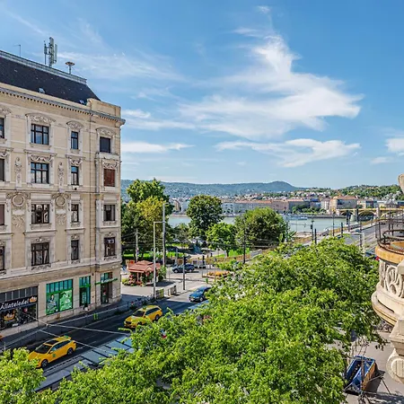 Margaret Bridge Ac Bathtub Apartament *