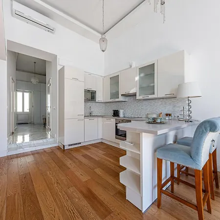 Margaret Bridge Ac Bathtub *