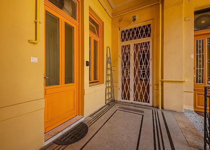 Margaret Bridge Ac Bathtub *