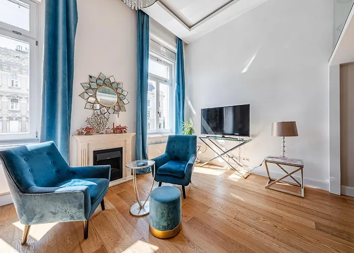 Margaret Bridge Ac Bathtub Budapesta